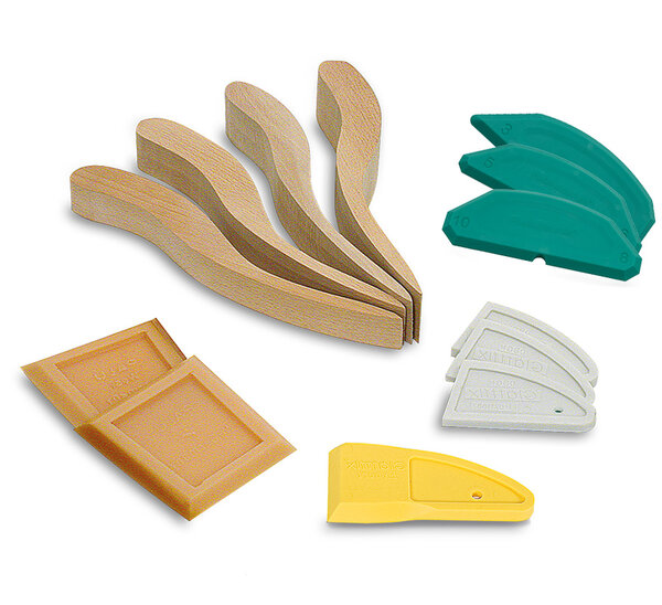 Smoothing wood &amp; smoothing rubber for smoothing and shaping